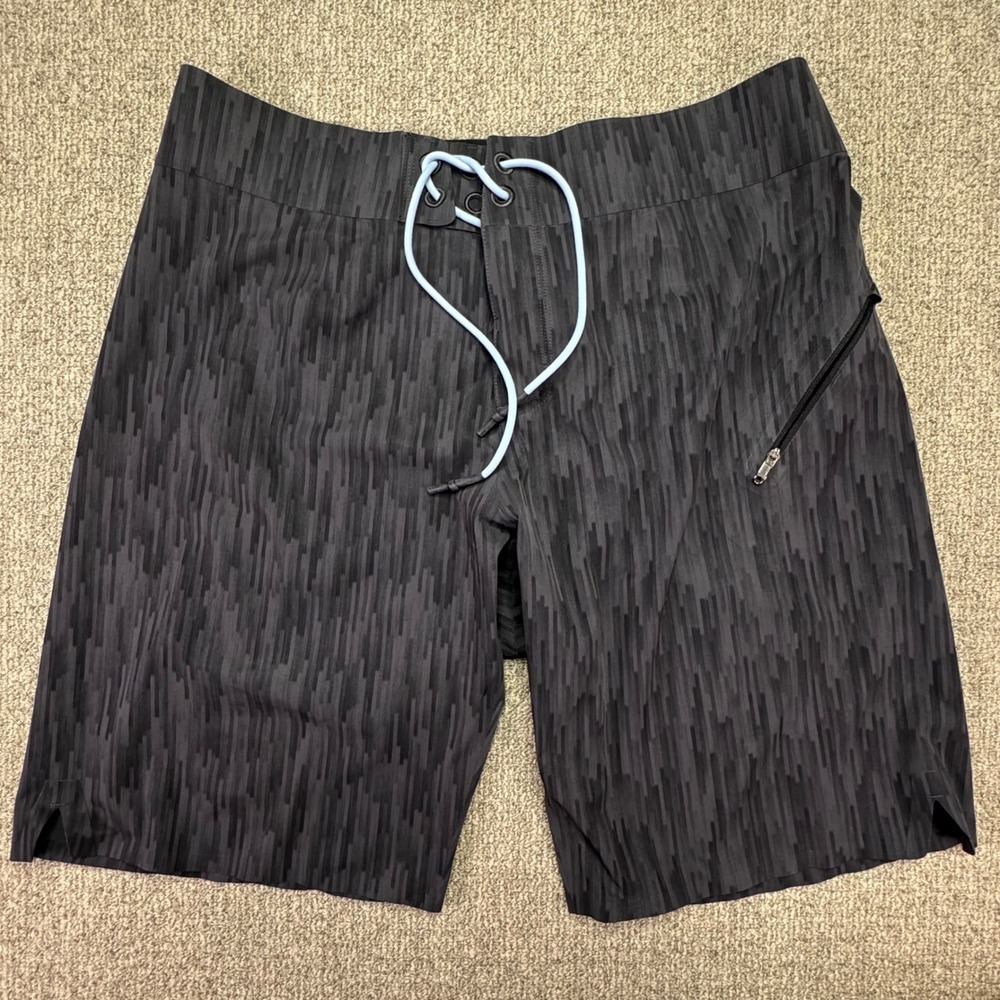 Lululemon Mens Board Shorts Size 34 Black Abstract Pattern Swim Surf NWOT